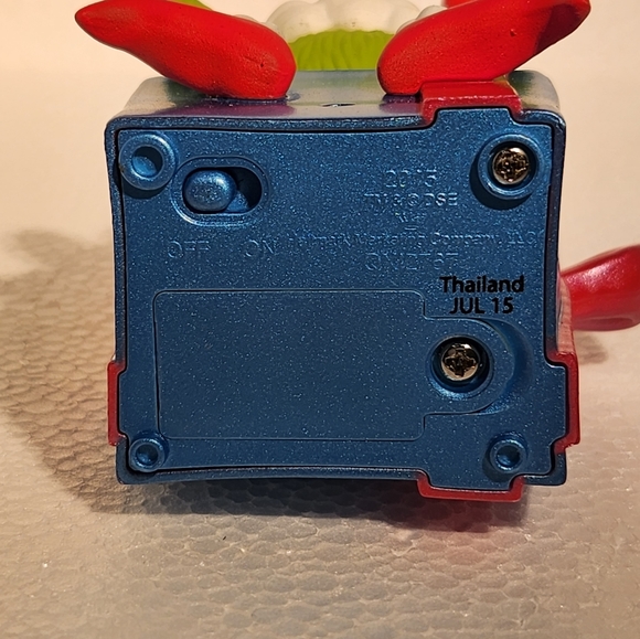 Hallmark Keepsake 2015 Grinch Peekbuster Magic motion-activated sound ornament - Picture 7 of 8